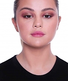 Summer_Day_To_Night_Makeup_With_Selena_Gomez_21.jpg