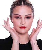 Summer_Day_To_Night_Makeup_With_Selena_Gomez_44.jpg