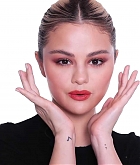 Summer_Day_To_Night_Makeup_With_Selena_Gomez_45.jpg