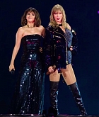 Taylor_Swift27s_Concert_-_May_9-08.jpg