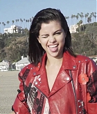 Vogue_Us_2017-16.jpg