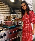 bts_selena_chef_28229.jpg