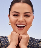 rare-beauty-spring-2022-campaign1-2-1638971146.jpg
