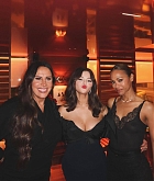 selena_283729.jpg