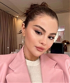 selena_285129.jpg