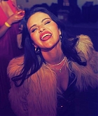 selena_28529~0.jpg