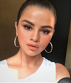 selena~0.jpg